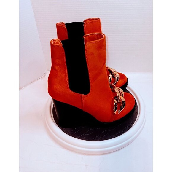 Dark Tan Heeled Ankle Boots With Gold Chain Embellishment Womens Size 9 - Picture 3 of 8